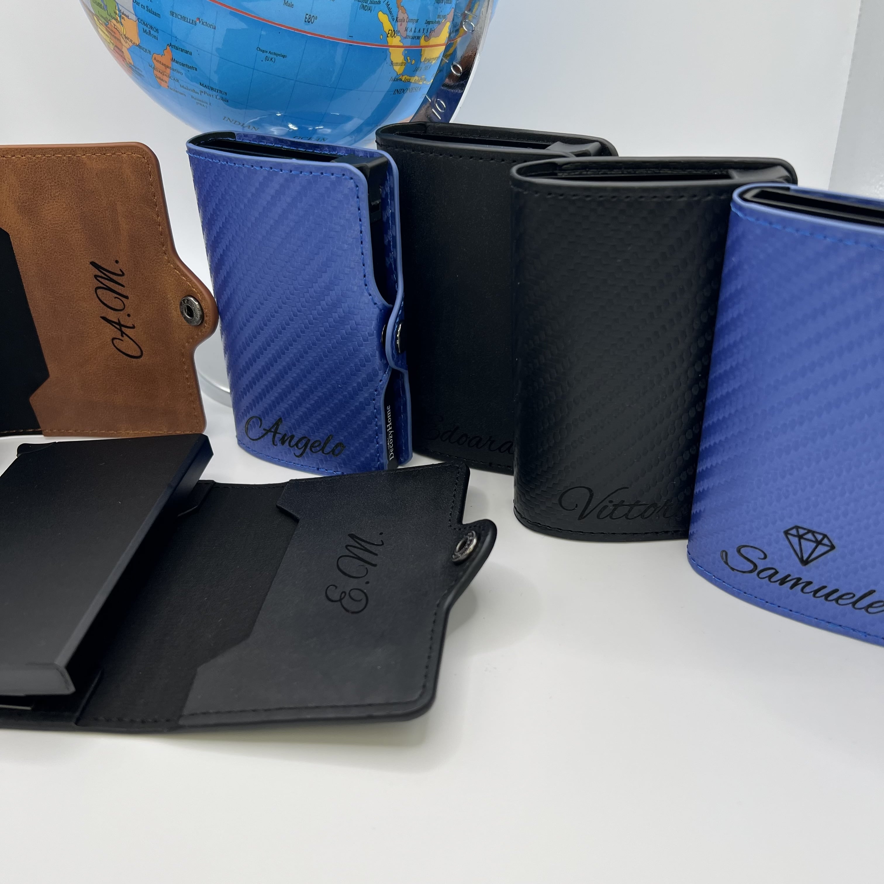 DecozyHome Stile e Sicurezza con i nostri Portafogli RFID